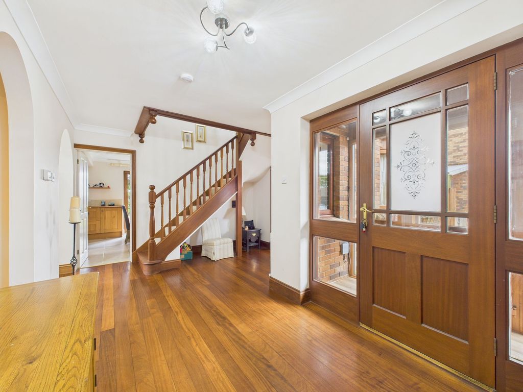 Property photo 3 of 25