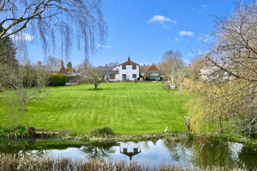 Property photo 1 of 33 Photo 1