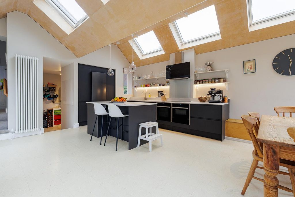 Property photo 2 of 33 1_Churchill_Road-29.Jpg