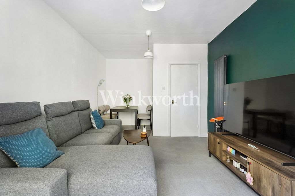 Property photo 3 of 15 Picture No. 16