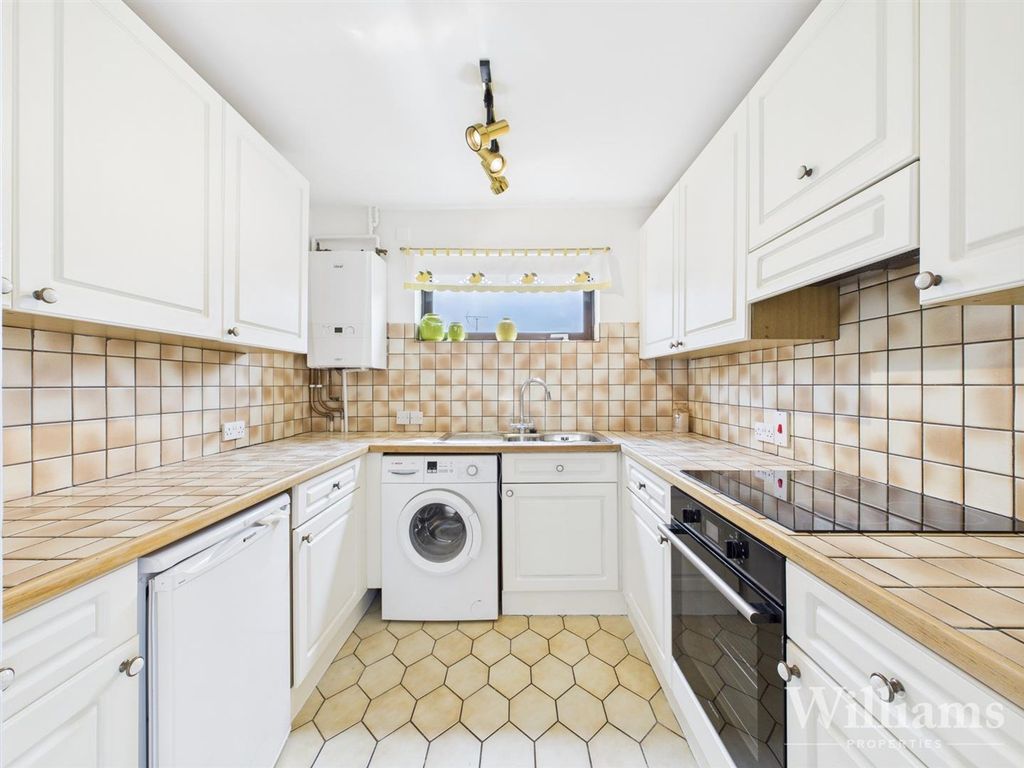 Property photo 3 of 18 Cam04950G0-Pr0079-Still001.Jpg