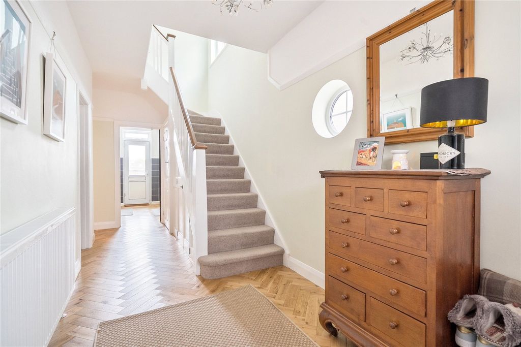 Property photo 3 of 28 Picture No. 20