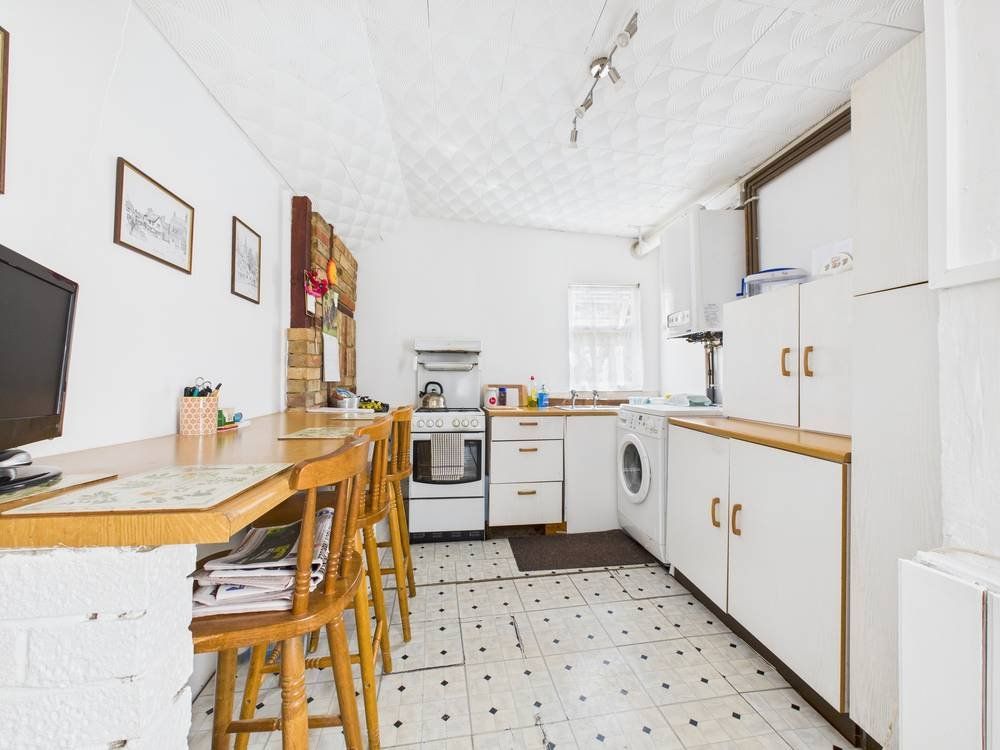 Property photo 2 of 16 Kitchen