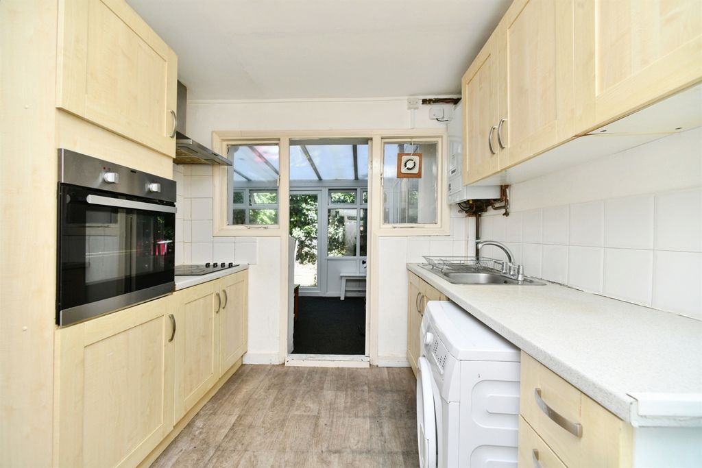 Property photo 2 of 18