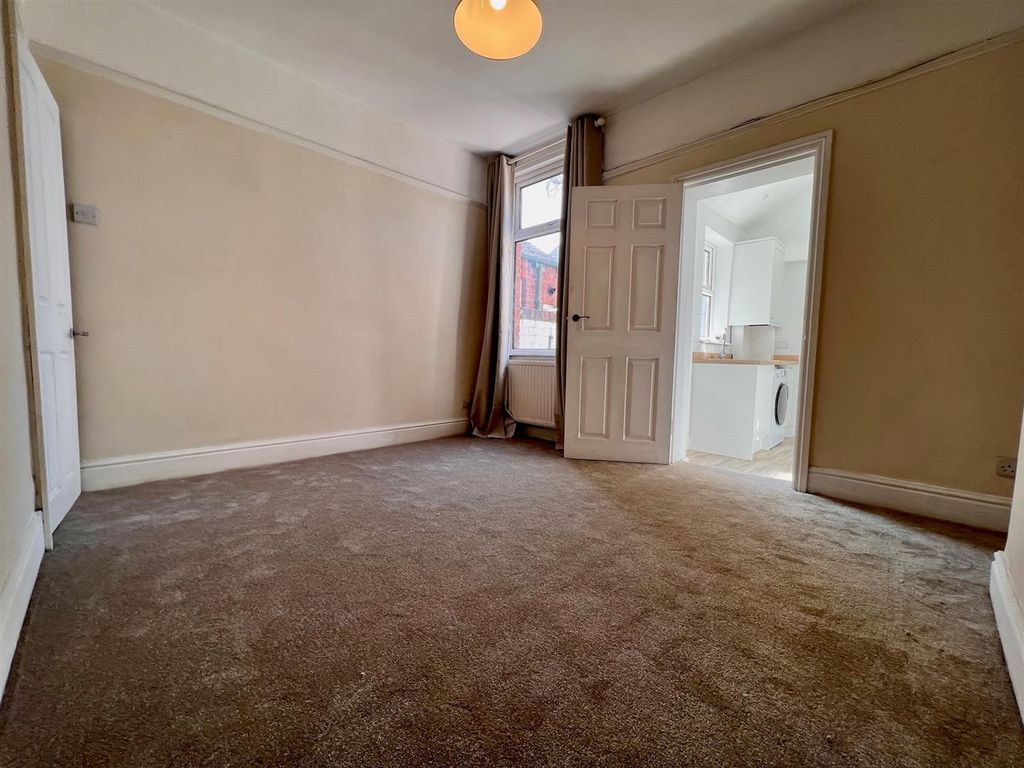 Property photo 3 of 11 24 Balmoral 4.Jpg