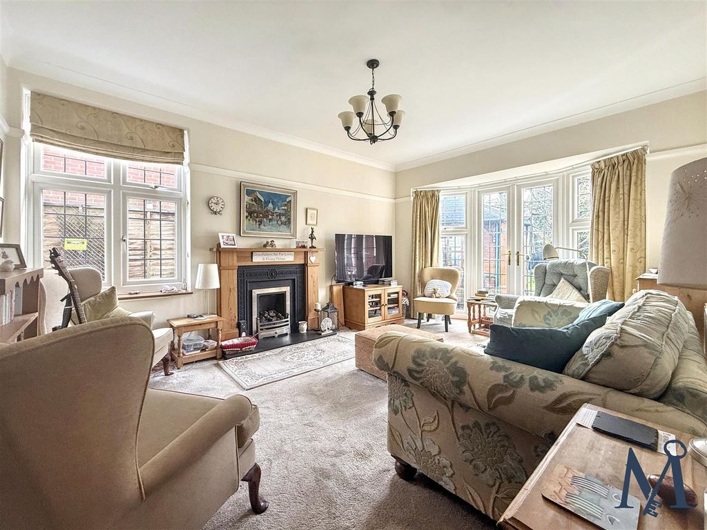 Property photo 3 of 28 Living Room