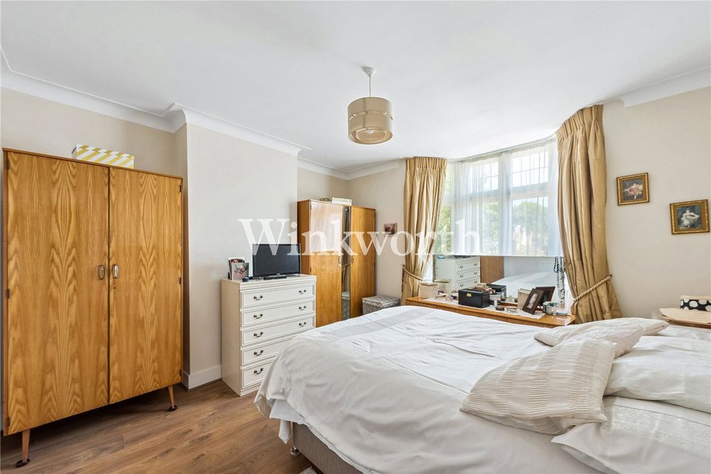 Property photo 2 of 13 Picture No. 04