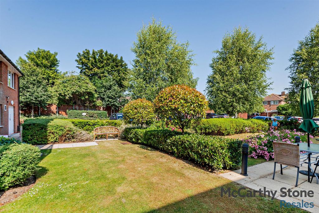 Property photo 3 of 18 8653886-Exterior03-800.Jpg