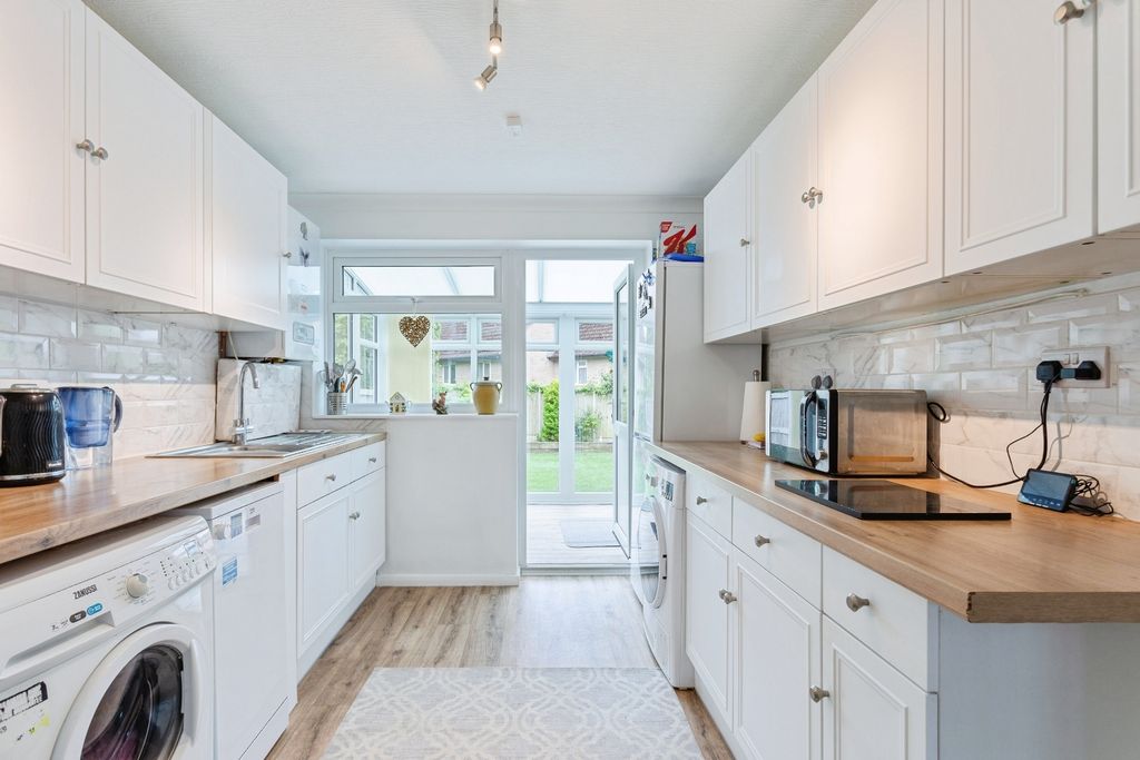 Property photo 3 of 18 Pbox-Img.Jpg