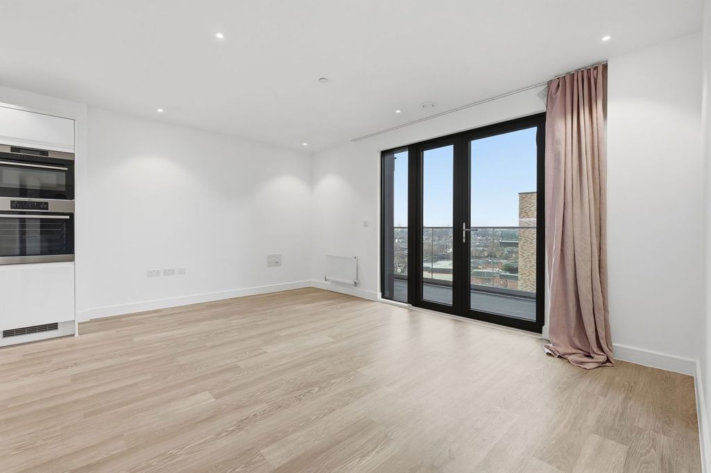 Property photo 1 of 27