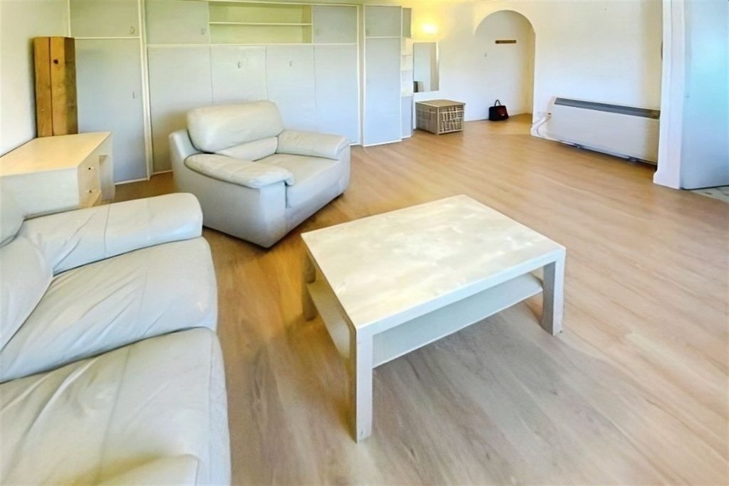 Property photo 2 of 5 (Main)