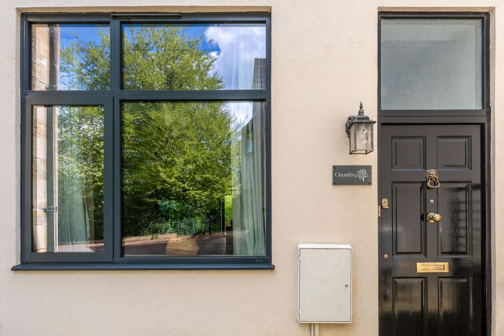 Property photo 1 of 43