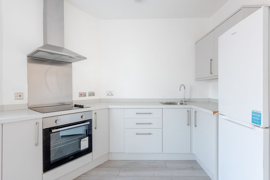 Property photo 3 of 13 A7408870-Hdr-3