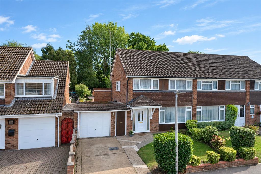 Property photo 1 of 16 4-Green-Dell-Way-5358.Jpg
