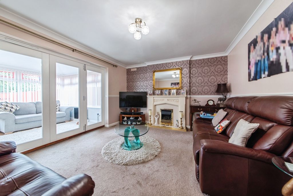 Property photo 3 of 19 Pbox-Img.Jpg