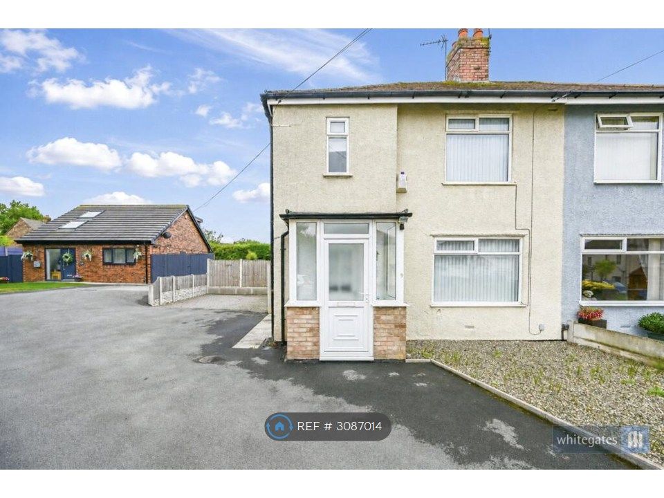 Property photo 2 of 13