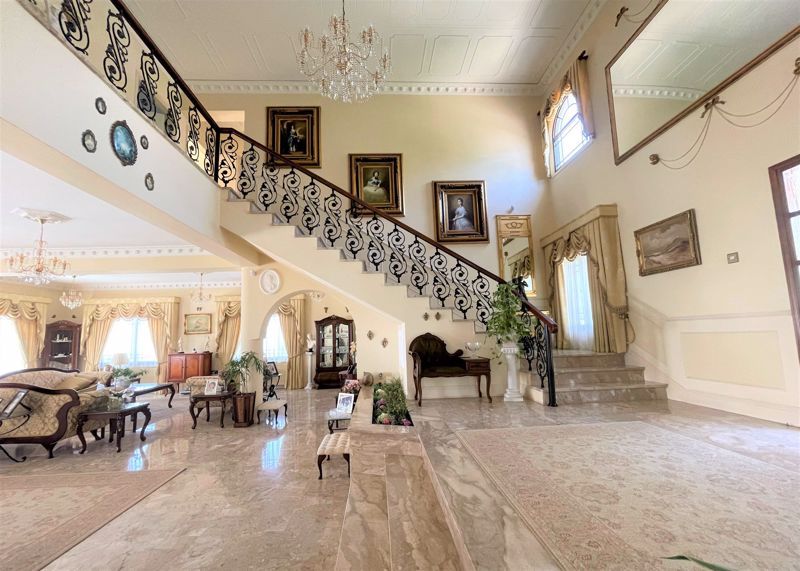 Property photo 3 of 50 Entrance Steps