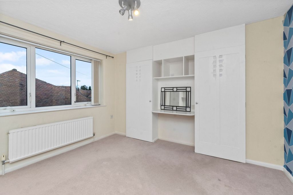 Property photo 2 of 26