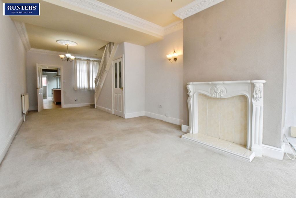 Property photo 2 of 14 Lounge