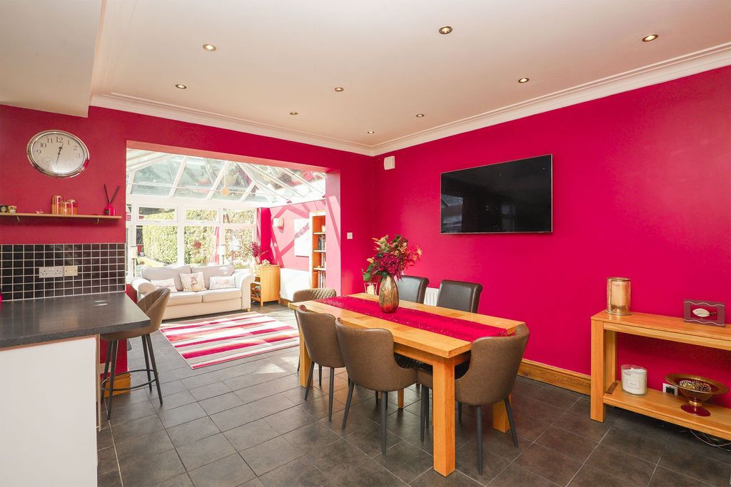 Property photo 3 of 25 Kitchen Diner