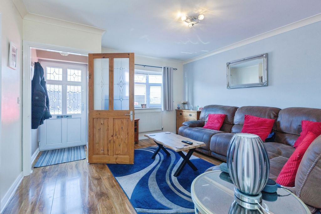 Property photo 2 of 19 Pbox-Img.Jpg