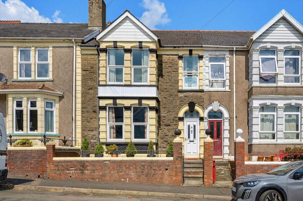 Property photo 1 of 37