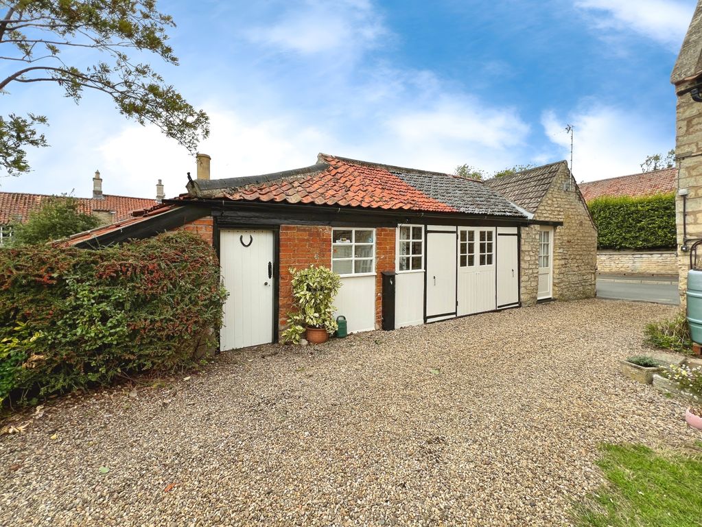 Property photo 2 of 26
