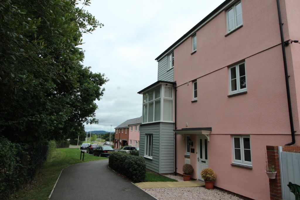 Property photo 2 of 31