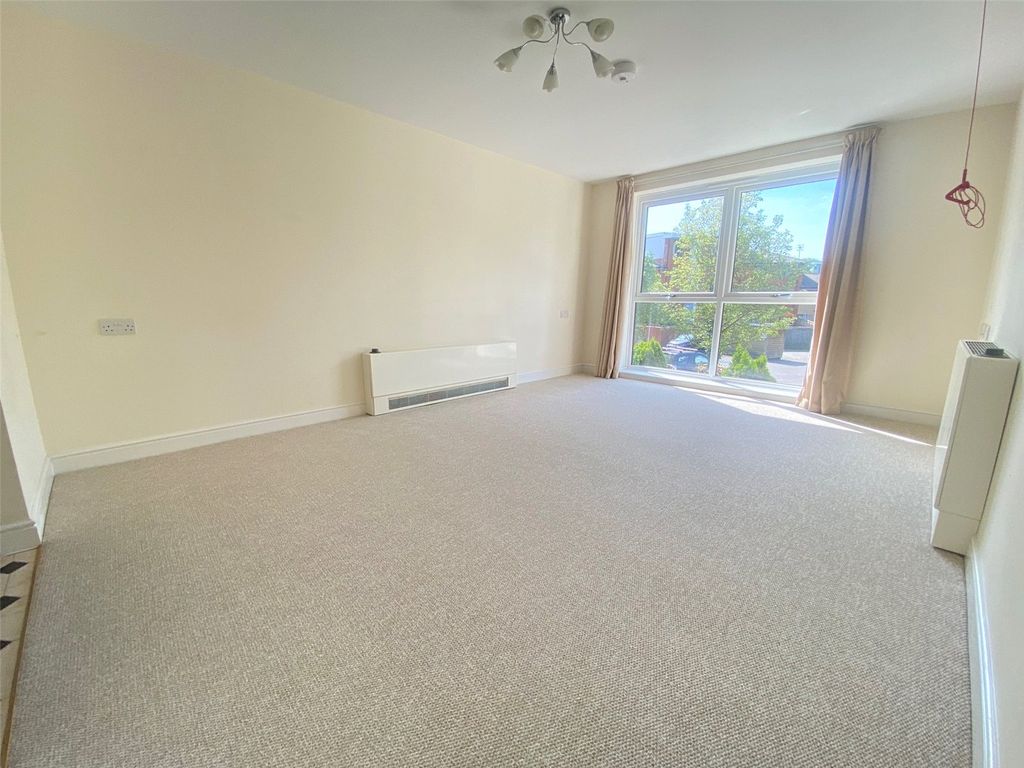 Property photo 3 of 16 Picture No. 20