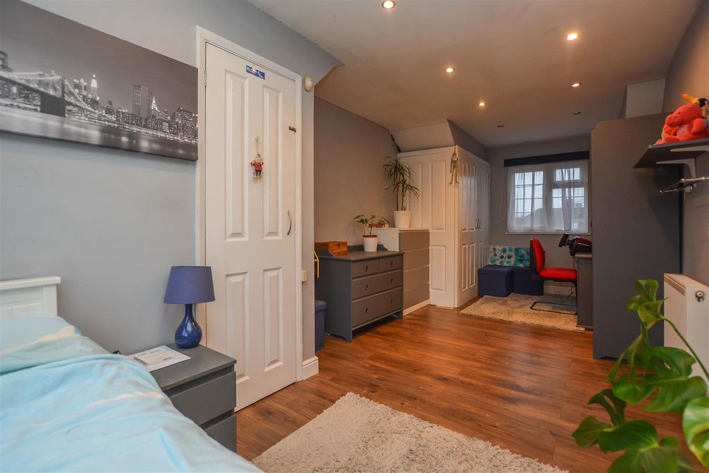 Additional image 10 of 3 bed detached house for saleOrchard Lane, Pilgrims Hatch, Brentwood CM15