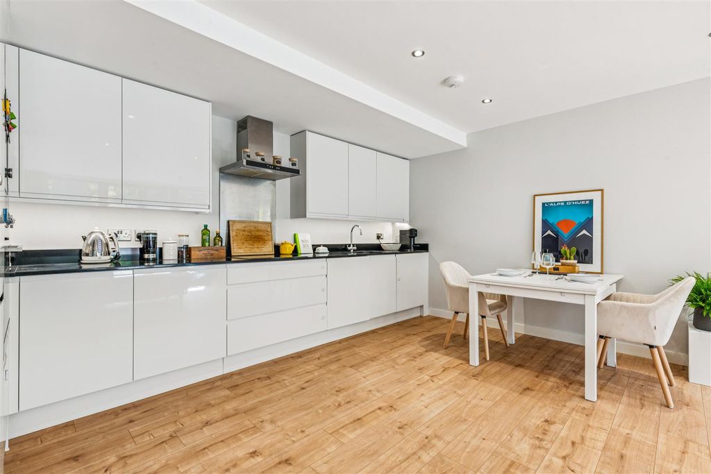 Property photo 3 of 15 For Sale - Albany Court, W4