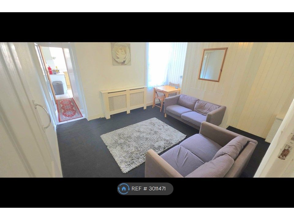 Property photo 3 of 13 Living Room