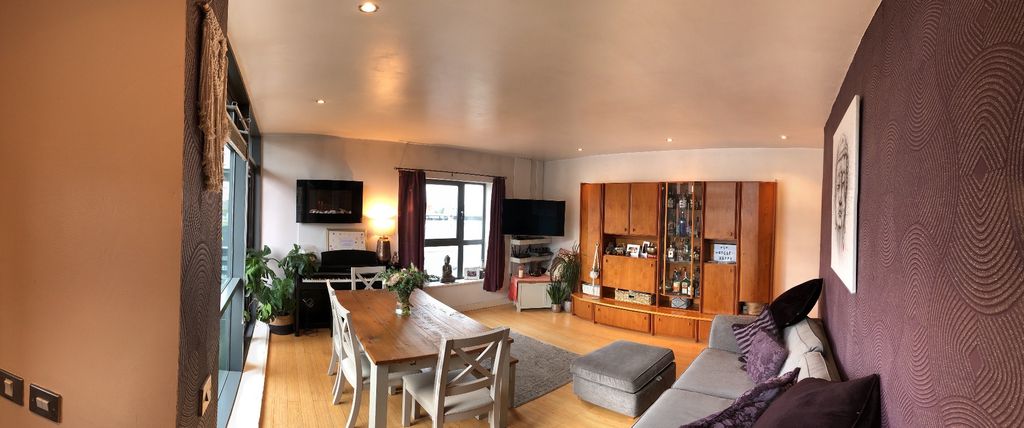 Property photo 3 of 12 Pic-4.Jpg