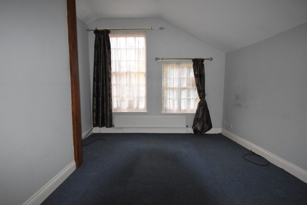 Property photo 3 of 5