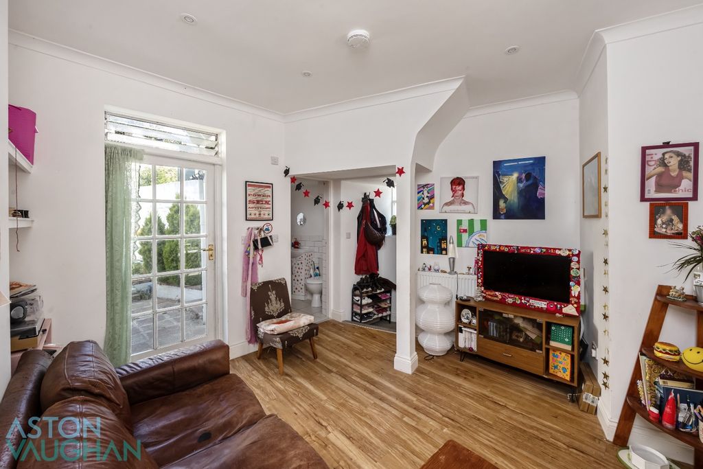 Property photo 1 of 15 4632750