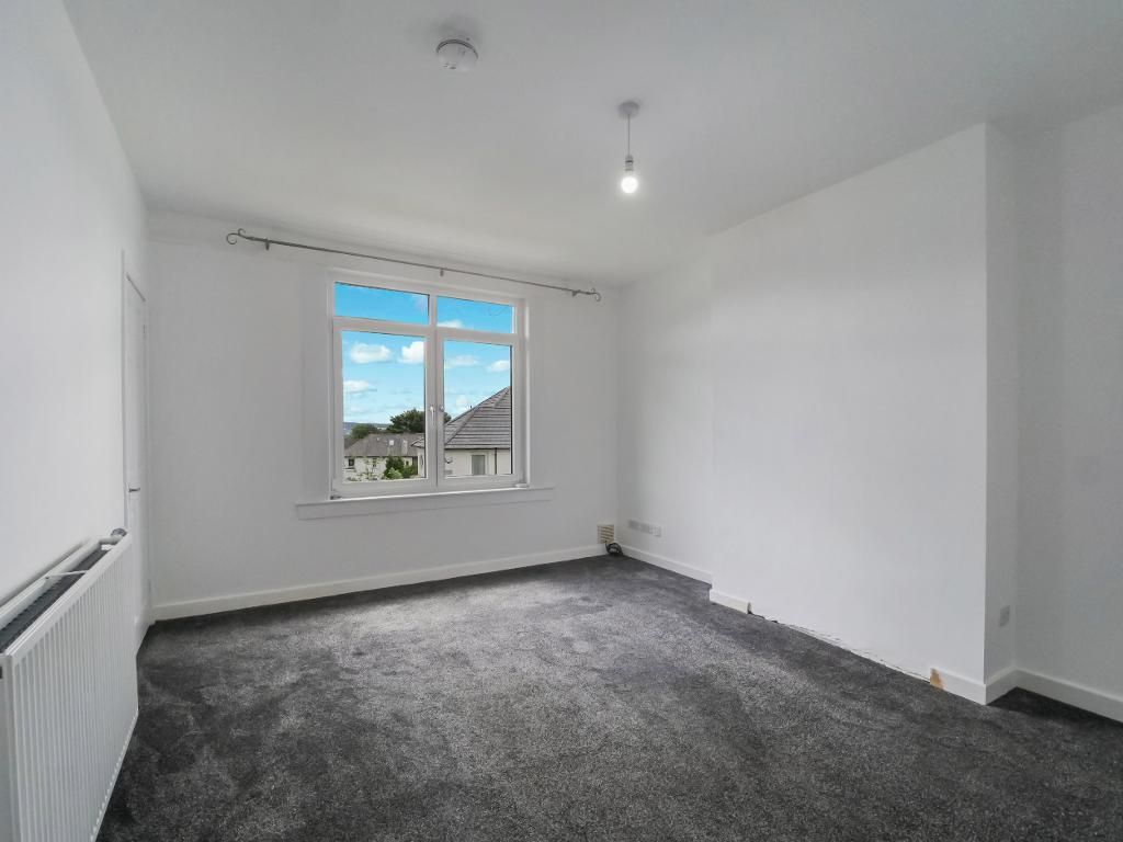 Property photo 2 of 18 Living Room