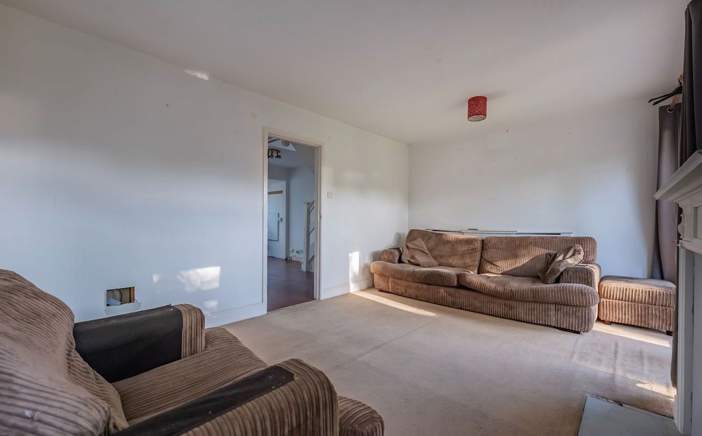 Property photo 3 of 16