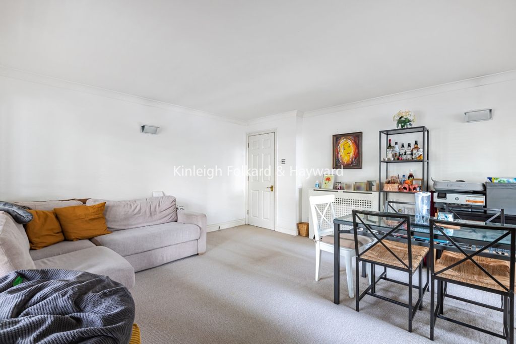 Property photo 2 of 7 2B0B8285-3F82-4583-8