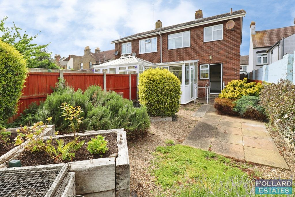 Property photo 3 of 17 Pbox-Img.Jpg