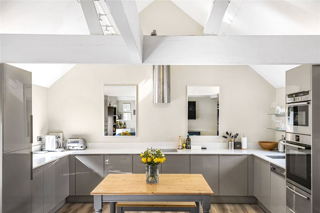 Property photo 3 of 13 Exposed Beams