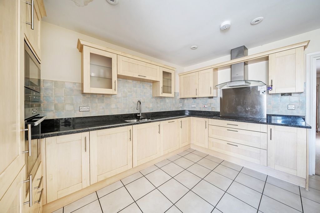Property photo 2 of 20 1350231-16-68Bb12...