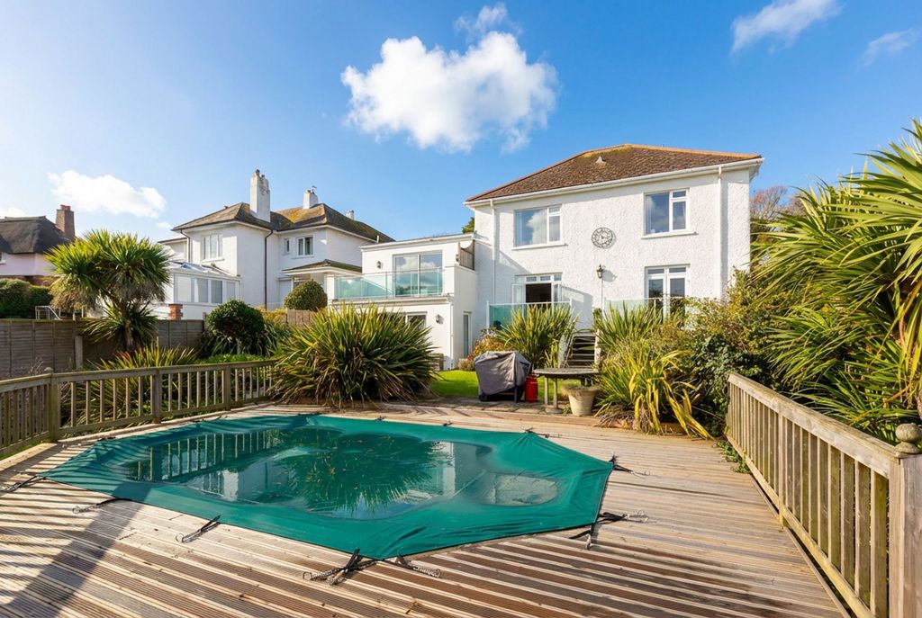 Property photo 1 of 52