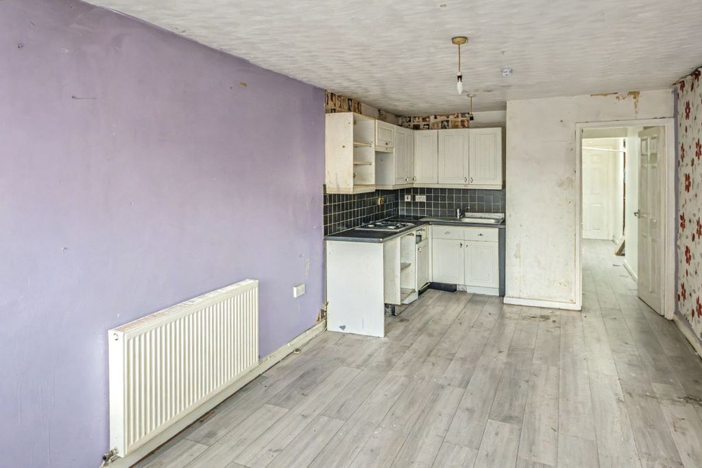 Property photo 3 of 9