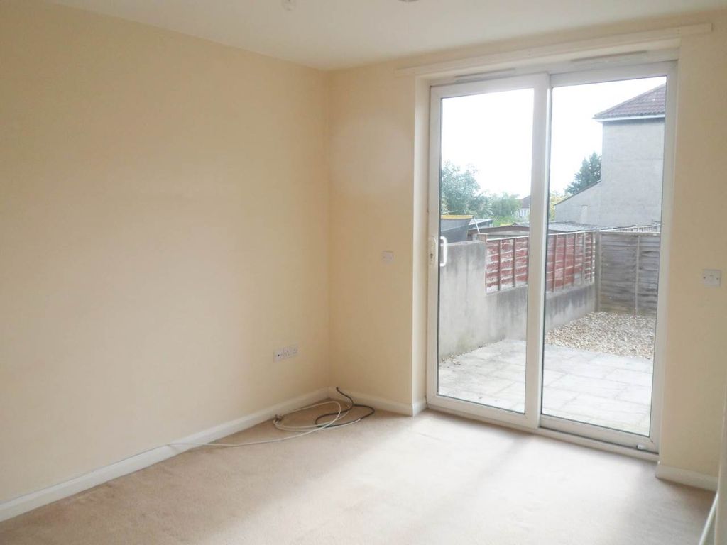 Property photo 2 of 6 Lounge