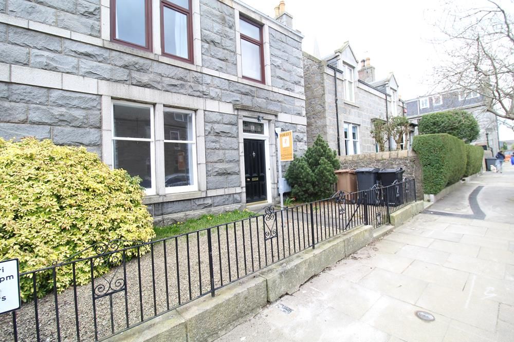 Property photo 1 of 14 External