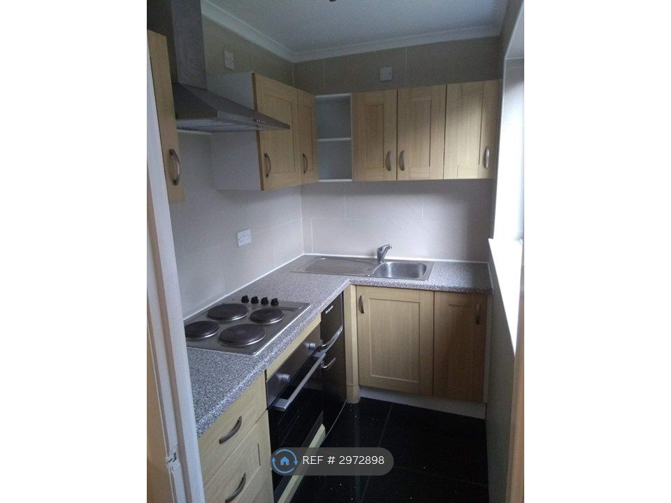 Property photo 3 of 5 Kitchen