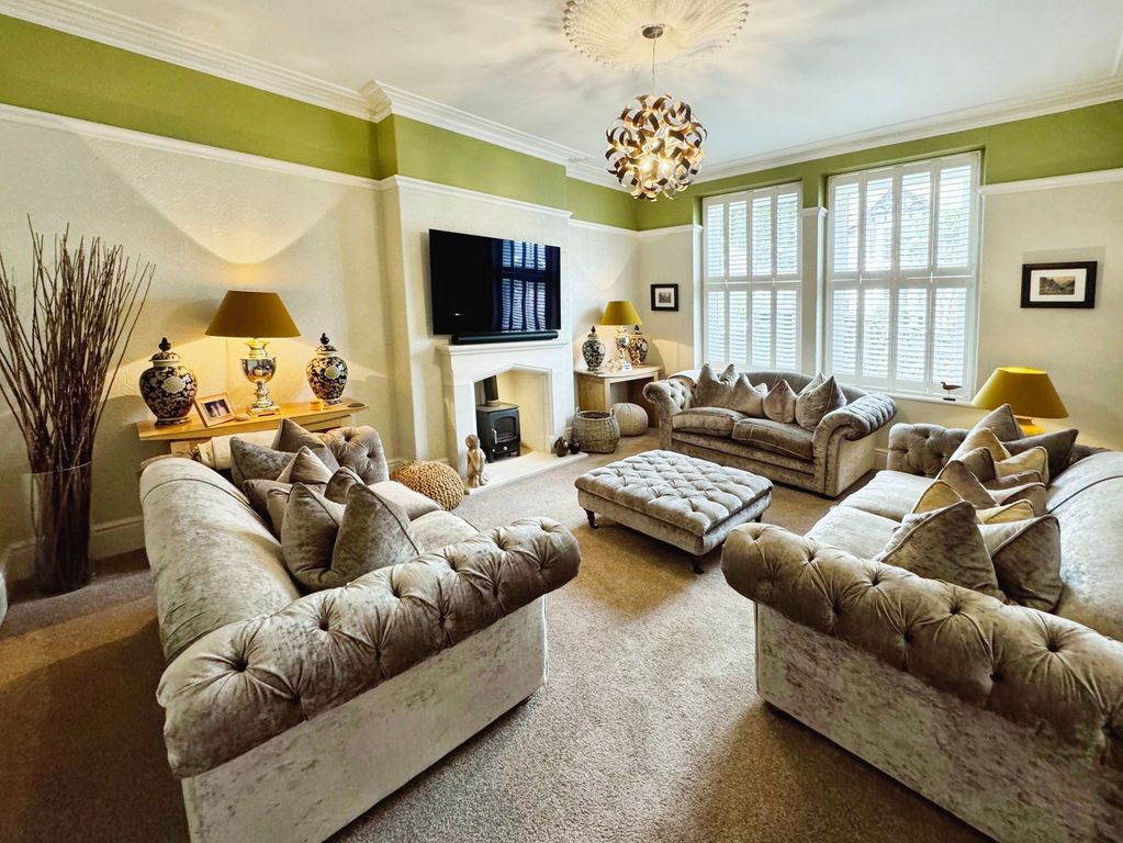 Property photo 2 of 34