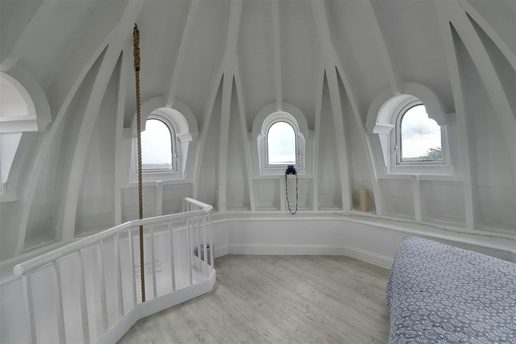 Additional image 10 of 3 bed maisonette for saleLangstone High Street, Havant PO9