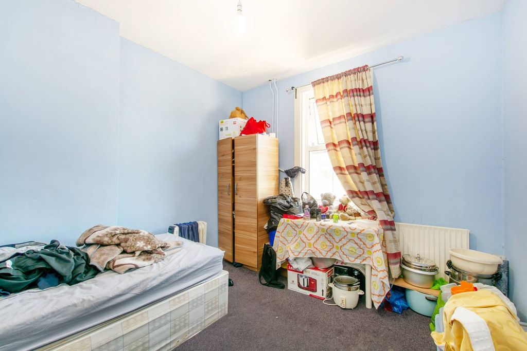 Property photo 3 of 6