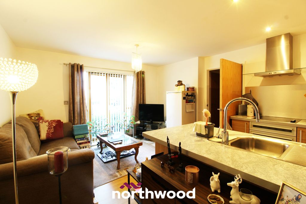 Property photo 3 of 12